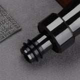 Grifo creativo para verter vino tinto en forma de pétalo para mantener la frescura.