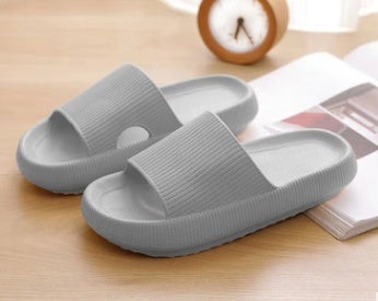 Zapatillas suaves para parejas en casa