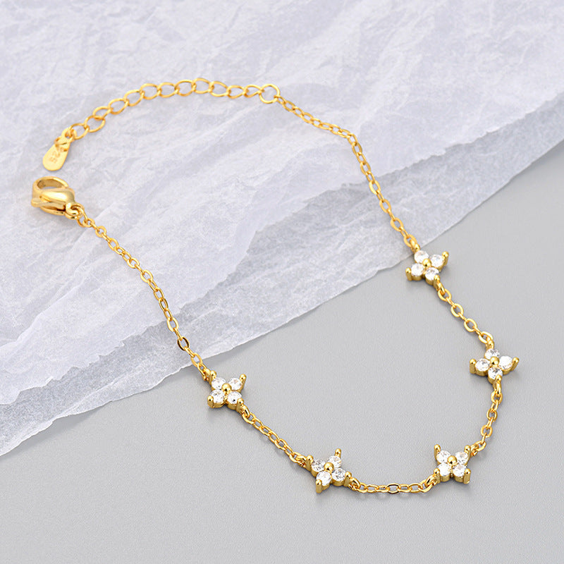 Pulsera de lujo con flores de cielo estrellado y luz francesa