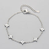 Pulsera de lujo con flores de cielo estrellado y luz francesa