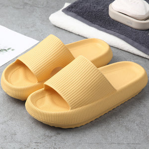 Zapatillas suaves para parejas en casa