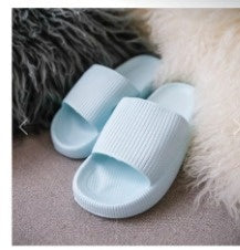 Zapatillas suaves para parejas en casa