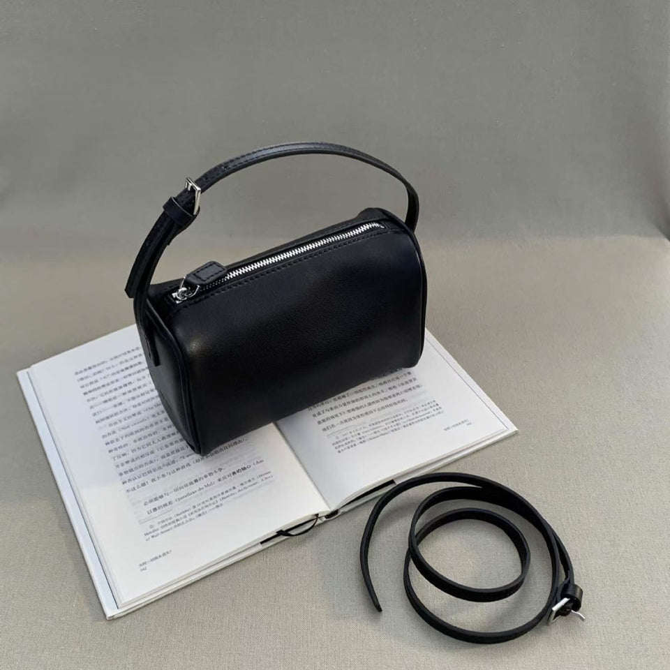 Bolso pequeño de ante con axilas