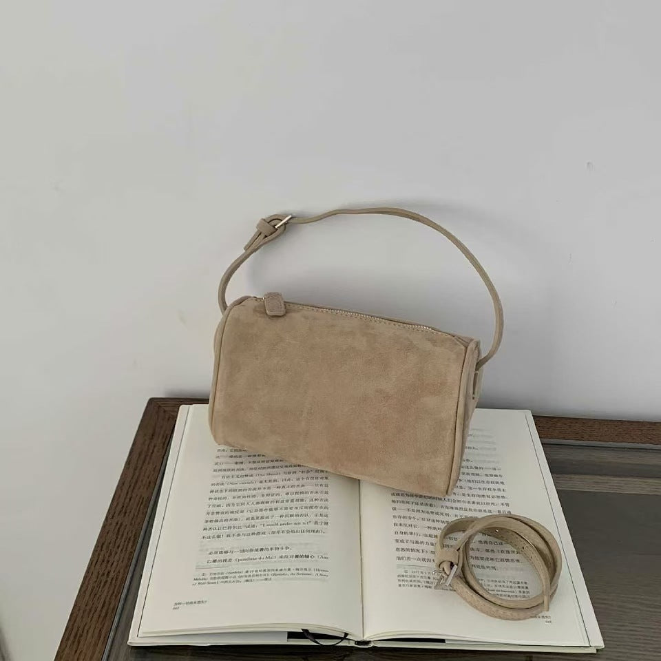 Bolso pequeño de ante con axilas
